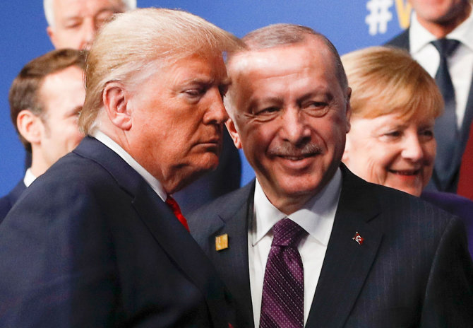AFP/„Scanpix“ nuotr./Donaldas Trumpas, Recepas Tayyipas Erdoganas