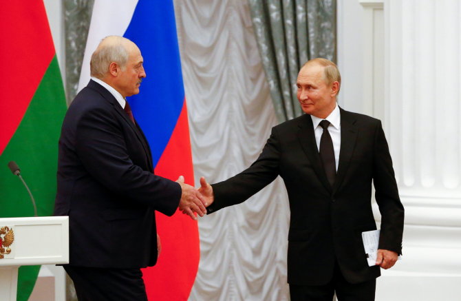 „Reuters“/„Scanpix“ nuotr./A.Lukašenka ir V.Putinas