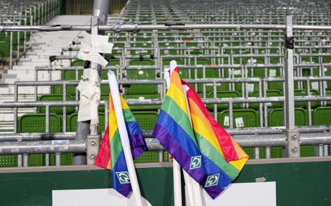 AFP/„Scanpix“ nuotr./LGBT vėliavos