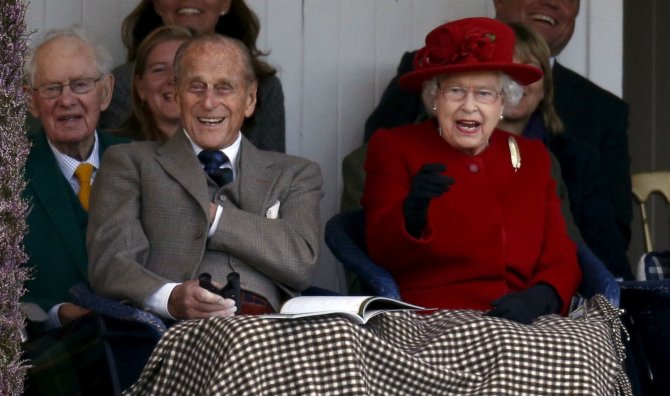 „Reuters“/„Scanpix“ nuotr./Princas Philipas ir karalienė Elizabeth II (2015 m.)