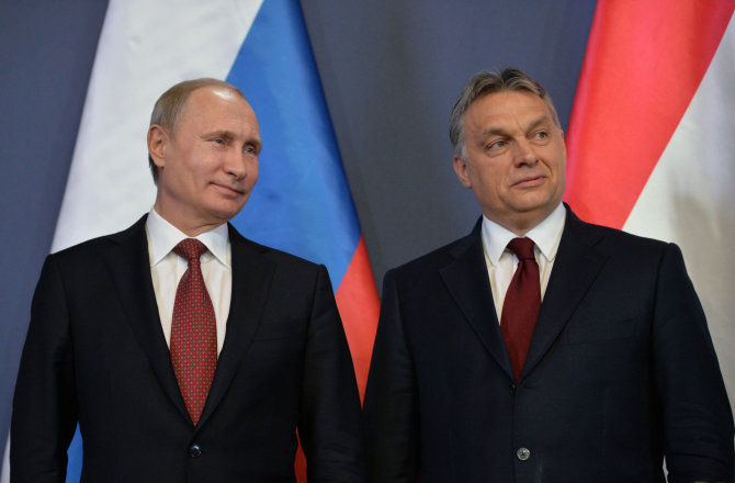 „Scanpix“/„RIA Novosti“ nuotr./Vladimiras Putinas ir Viktoras Orbanas.