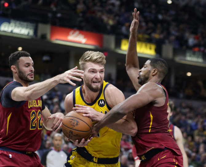 „Scanpix“/AP nuotr./Domantas Sabonis ir „Indiana Pacers“ namie pranoko „Cleveland Cavaliers“ klubą.