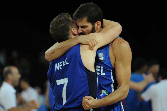 AFP/„Scanpix“ nuotr./Galas Makelis ir Omri Casspi