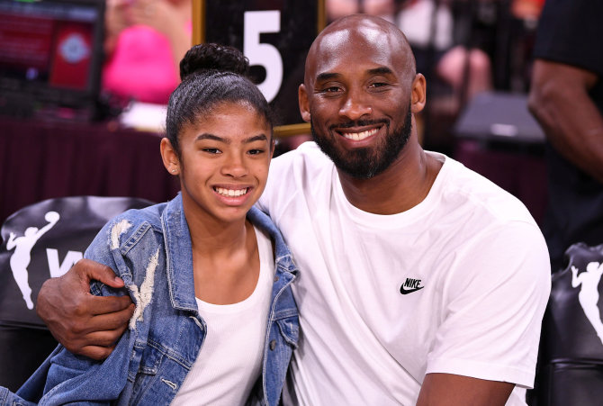 „Scanpix“ nuotr./Kobe Bryantas su dukra Gianna