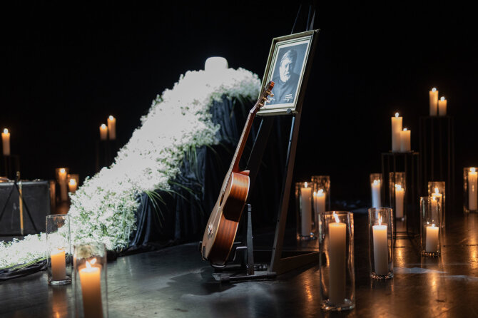 Roberto Riabovo / BNS nuotr./Atsisveikinimas su Kostu Smoriginu Jaunimo teatre
