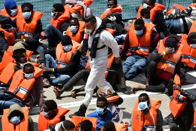 ZUMAPRESS / Scanpix nuotr./Migrantai Viduržemio jūroje