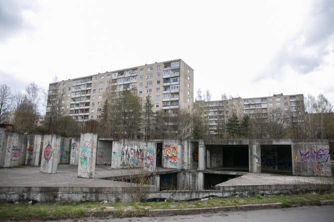 Žygimanto Gedvilos / 15min nuotr./Žirmūnų ir Kareivių gatvių sankryžoje buvęs pastatas