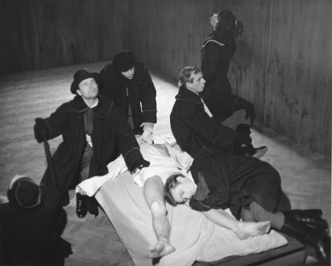 Vida Press nuotr./Teatro laboratorijos pradininko Jerzy'o Grotowskio režisuotas performansas, Lenkijoje, 1965 m.