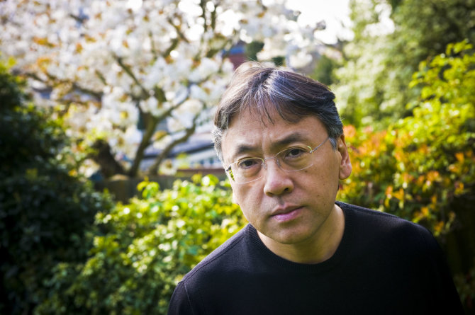 Vida Press nuotr./Nobelio literatūros premijos laureatu praėjusiais metais paskelbtas Kazuo Ishiguro