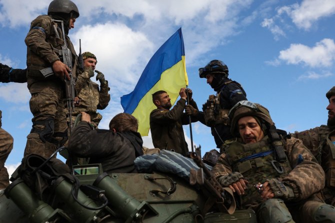 AFP/„Scanpix“ nuotr./Ukrainos karinės pajėgos tęsia sėkmingą kontrpuolimą