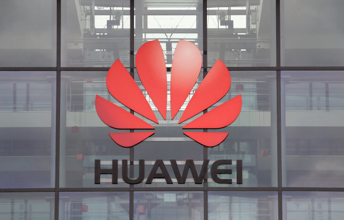 „Reuters“/„Scanpix“ nuotr./„Huawei“ logotipas