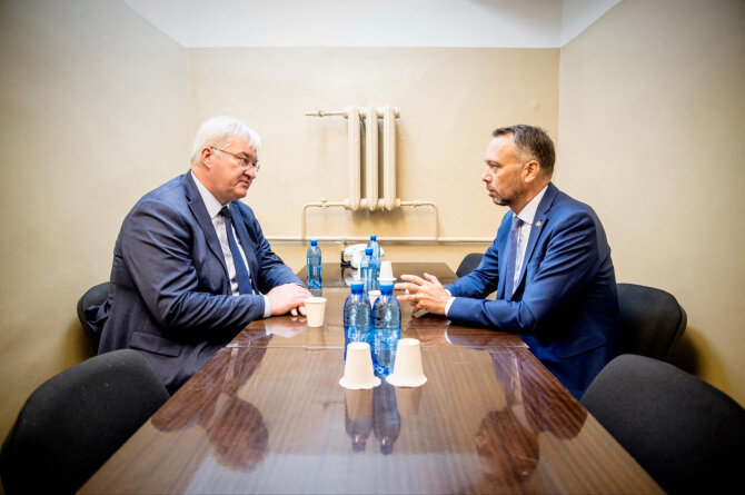 AFP/ „Scanpix“/Andrijus Sybiha, Maxime'as Prevotas