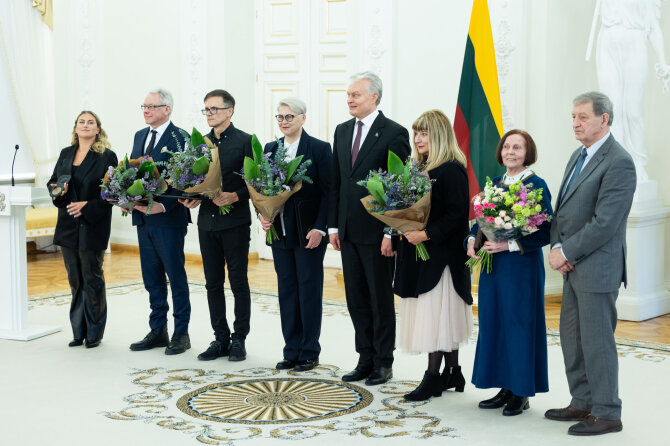 Roberto Riabovo / BNS nuotr./Prezidentas įteikė Nacionalines kultūros ir meno bei Jono Basanavičiaus premijas