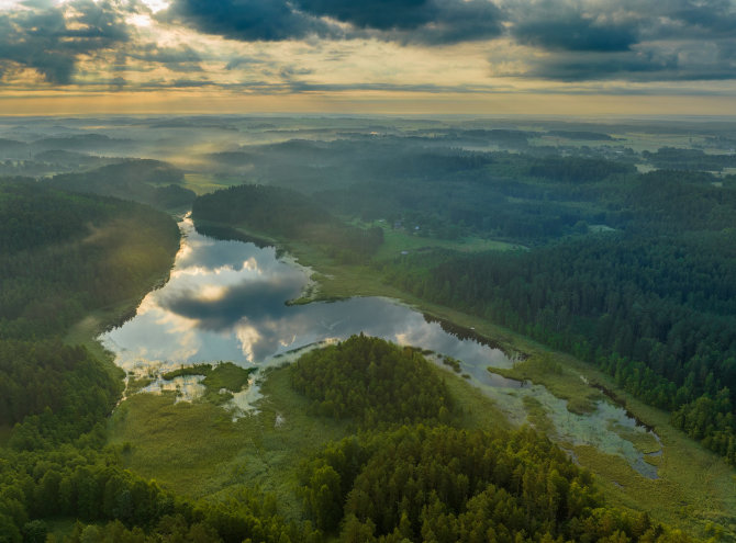 Mariaus Semaškos nuotr. / Sirvėtos sausklonis, kuriame telkšo Bėlys ir Bėlaitis, Sėtikis, Sirvėtas, Adamavo, Kančiogino ežerai ir smulkesni vandens telkiniai 