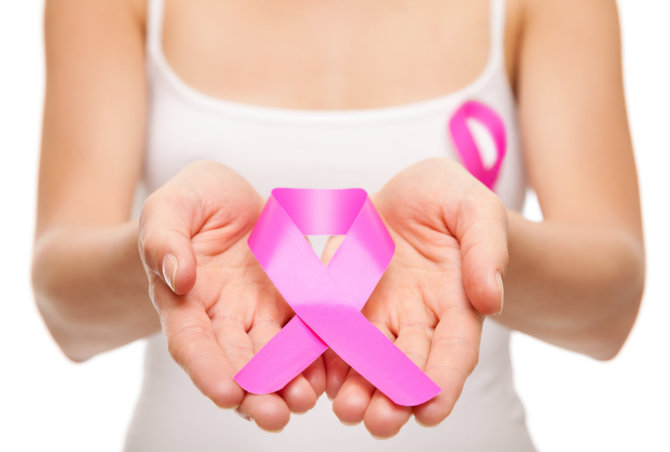„Fotolia“ nuotr./Krūties vėžio simbolis – rožinis kaspinas