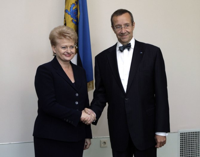 „Reuters“/„Scanpix“ nuotr./Toomas Hendrikas Ilvesas su Dalia Grybauskaite
