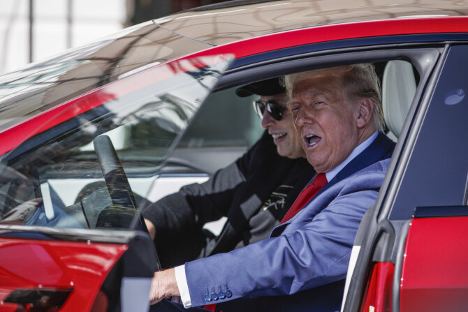 „Consolidated News Photos“/„Picture Alliance“/„Scanpix“/Donaldas Trumpas ir Elonas Muskas