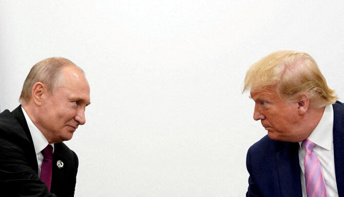 „Reuters“/„Scanpix“/Vladimiras Putinas ir Donaldas Trumpas, 2019 m. Osaka, Japonija