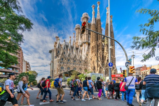 Shutterstock nuotr./Turistai Barselonoje