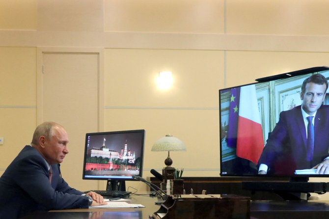 „Reuters“/„Scanpix“ nuotr./V.Putinas ir E.Macronas