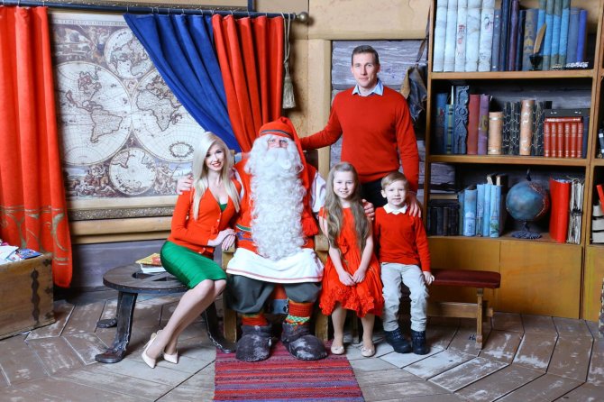Asmeninio albumo nuotr./Inga Stumbrienė su vyru Aivaru ir vaikais Estela ir Gabrieliumi