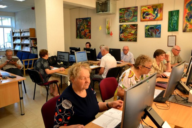 Bibliotekos archyvas/Pagėgių savivaldybės Vydūno viešosios bibliotekos Stoniškių filiale suaugusiųjų skaitmeninio raštingumo mokymai pažengusiems.