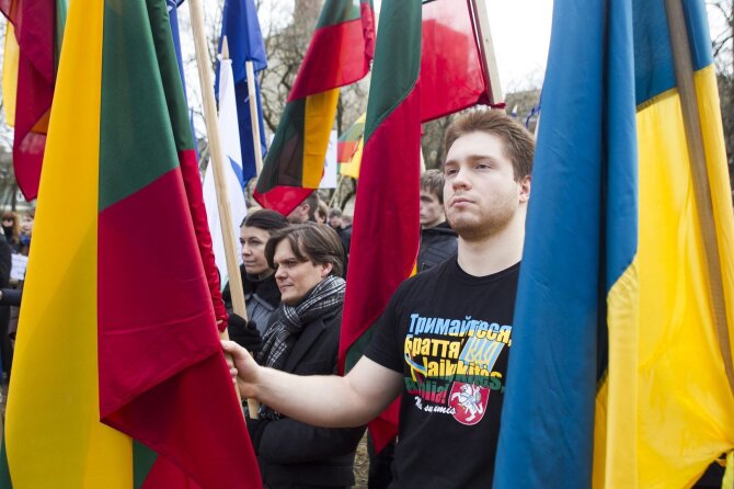 Irmanto Gelūno/15min.lt nuotr./Prie Rusijos ambasados mitingas prieš Rusijos agresiją.