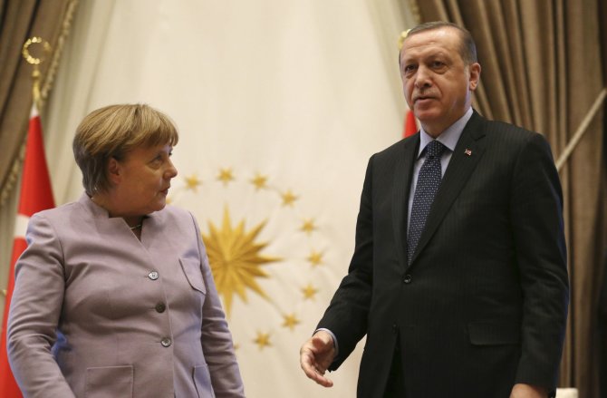 „Scanpix“/AP nuotr./Angela Merkel ir Recepas Tayyipas Erdoganas