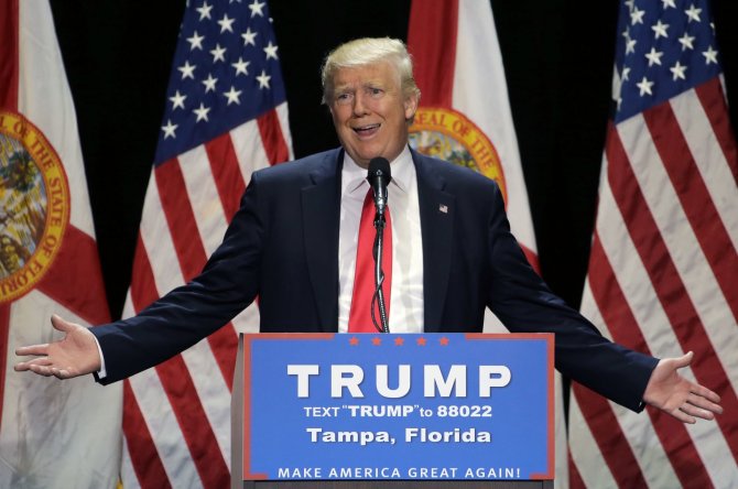 „Scanpix“/AP nuotr./Donaldas Trumpas Tampos mieste Floridos valstijoje