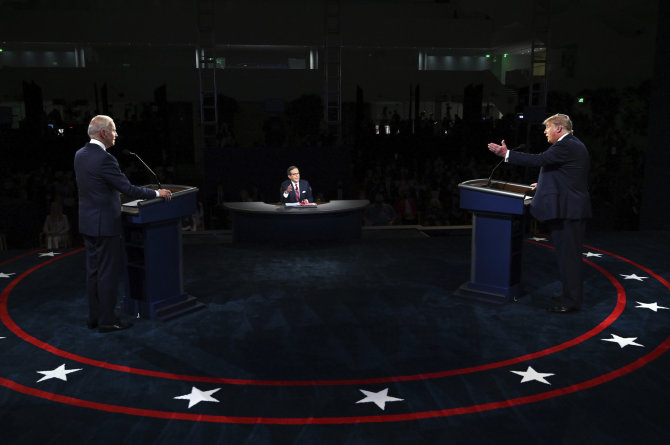 „Scanpix“/AP nuotr./Pirmieji Donaldo Trumpo ir Joe Bideno debatai