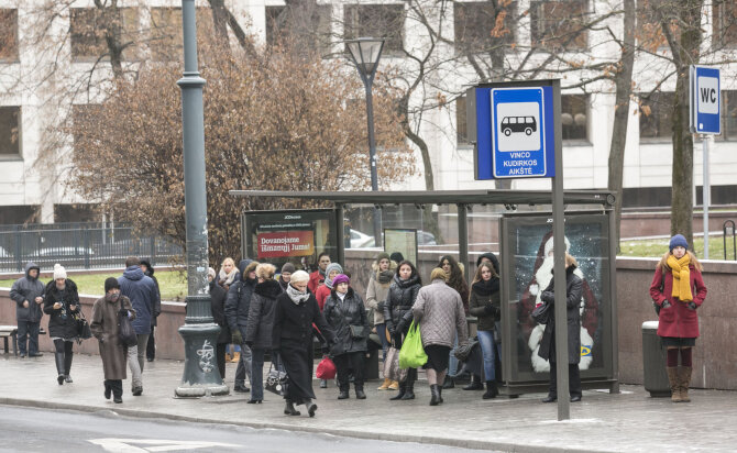 Luko Balandžio/Žmonės.lt nuotr./Autobusų stotelė