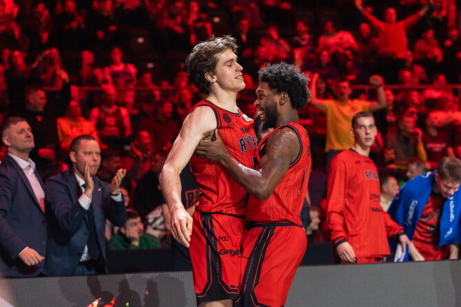 LKL, kurią remia Betsson/Roko Lukoševičiaus nuotr./Ignas Sargiūnas ir Jordanas Walkeris