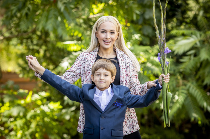 Irmanto Gelūno / BNS nuotr./Oksana Pikul su sūnumi Dominyku