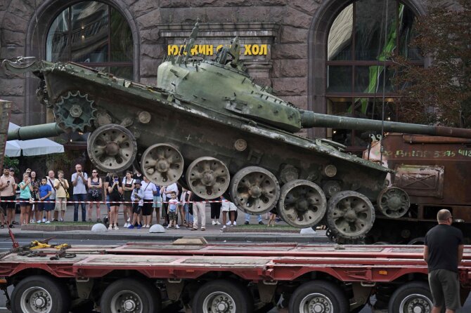 AFP/ „Scanpix“/Apgadintas Rusijos tankas
