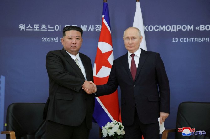 „Reuters“/„Scanpix“ nuotr./Kim Jong Unas ir Vladimiras Putinas