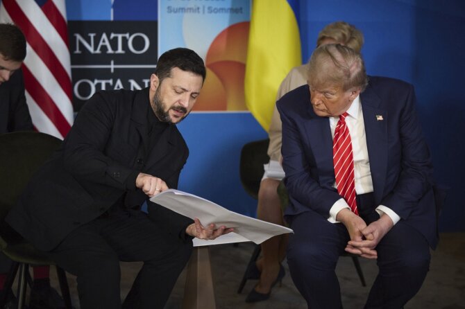 Volodymyras Zelenskis ir Donaldas Trumpas Hagoje / Ukraine Presidency/Ukrainian Pre / ZUMAPRESS.com