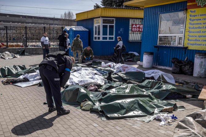 AFP/ „Scanpix“ nuotr./Raketų smūgių Kramatorske aukos