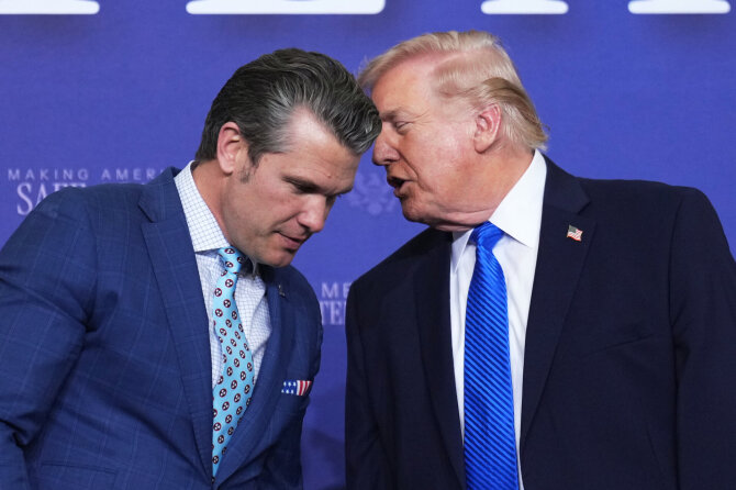 AP/ „Scanpix“/Donaldas Trumpas, Pete'as Hegsethas