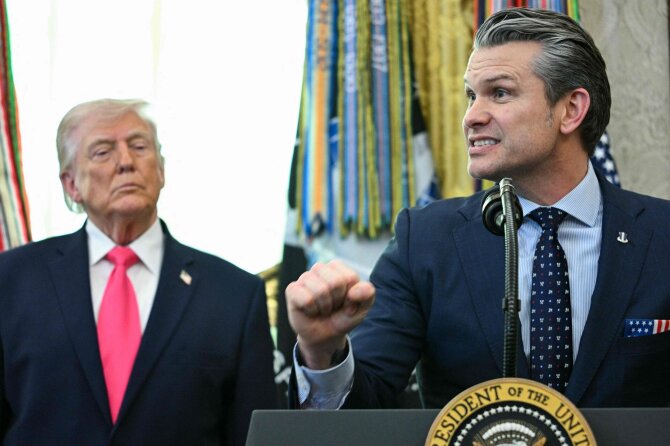 AFP/ „Scanpix“/Pete'as Hegsethas, Donaldas Trumpas