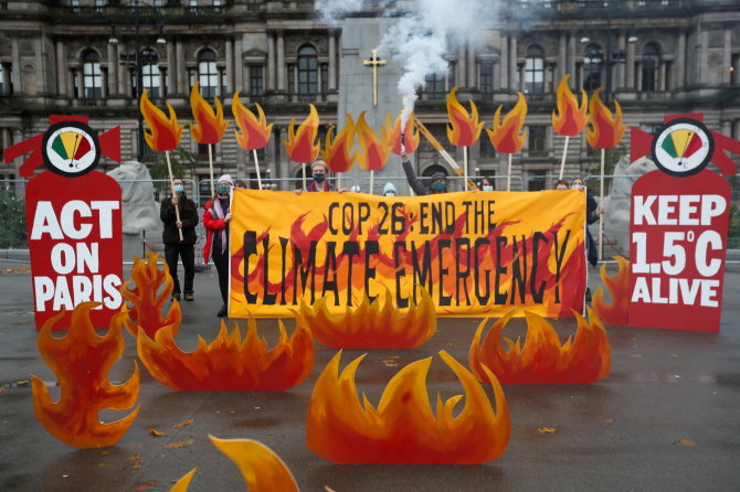 „Reuters“/„Scanpix“ nuotr./Protestas Glazge prieš artėjantį COP26 susitikimą