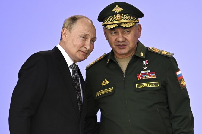 „Scanpix“/AP nuotr./Vladimiras Putinas ir Sergejus Šoigu