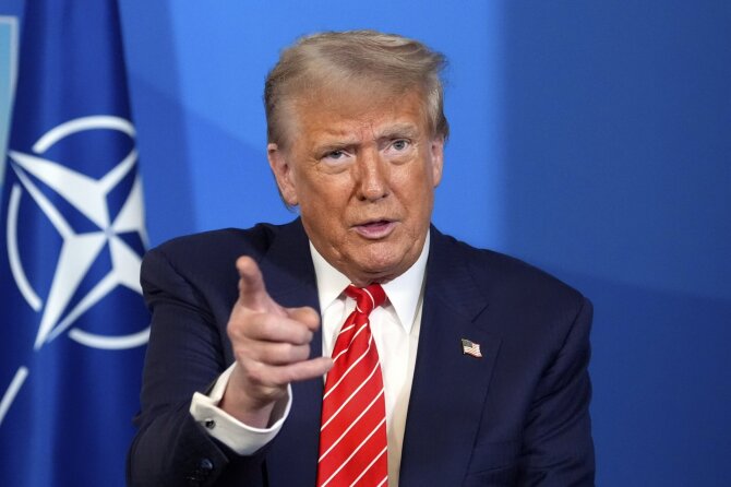 D. Trumpas / Alex Brandon / AP