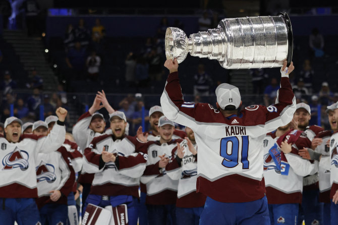 „Scanpix“ nuotr./„Colorado Avalanche“ iškovojo Stenlio taurę