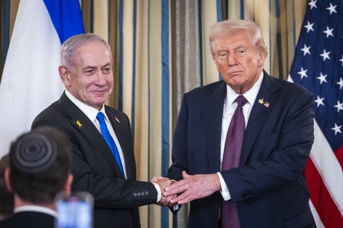 Benjaminas Netanyahu ir Donaldas Trumpas / Jim LoScalzo - Pool via CNP / ZUMAPRESS.com