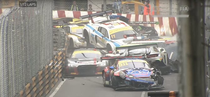 15min nuotr./Masinė avarija „FIA GT“ lenktynių serijos pasaulio čempionato kvalifikacijoje Makao. STOP kadras