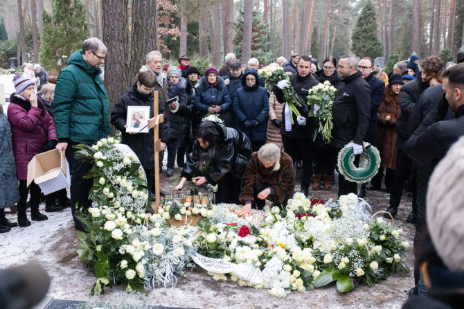 Skirmantas Lisauskas/ BNS nuotr./Dalios Teišerskytės laidotuvės