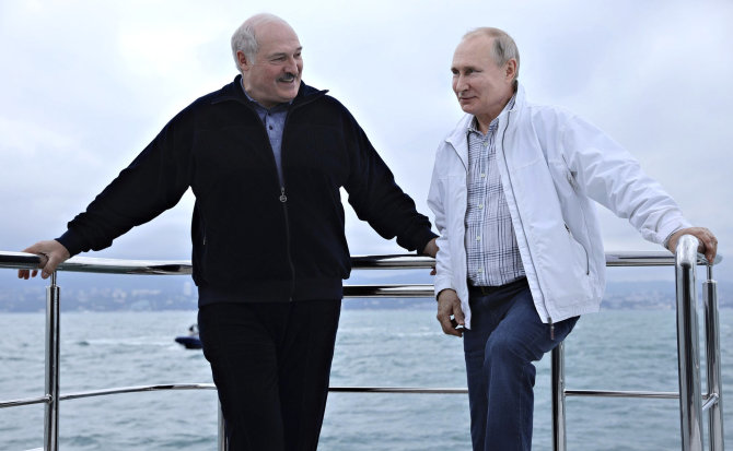 ZUMAPRESS / Scanpix nuotr./Aliaksandras Lukašenka ir Vladimiras Putinas
