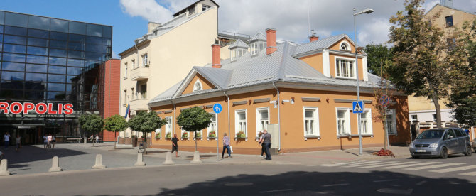 Aliaus Koroliovo nuotr./STT nustatė, kad užvaldanta patalpas šiame pastate Anužiai galimai pasinaudojo ir ES paramos pinigais