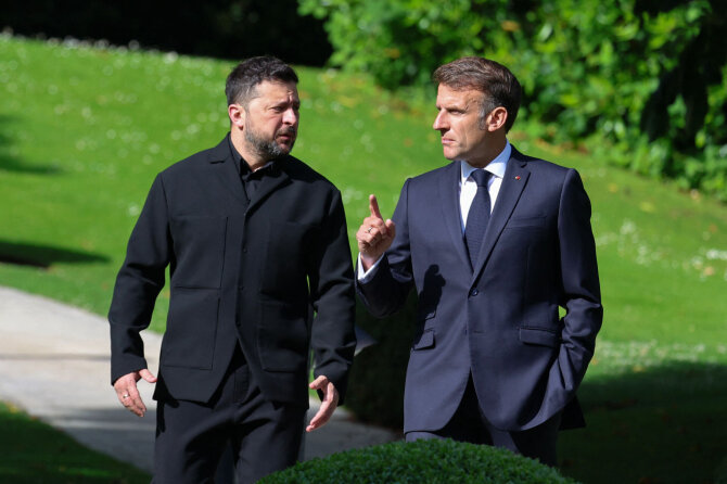 Volodymyras Zelenskis, Emmanuelis Macronas / AFP