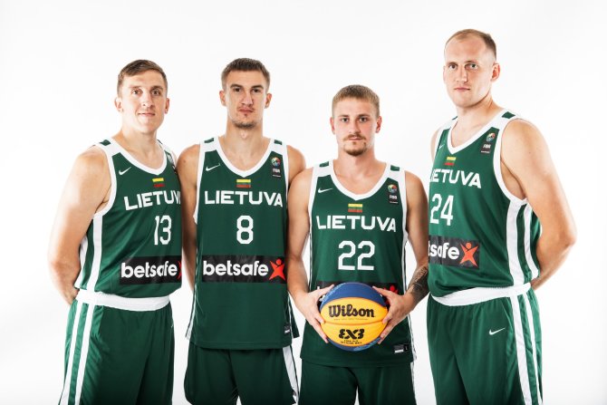 FIBA.com nuotr./Lietuvos trijulių krepšinio rinktinė: Marijus Užupis, Gabrielius Čelka, Titas Januševičius ir Aurelijus Pukelis